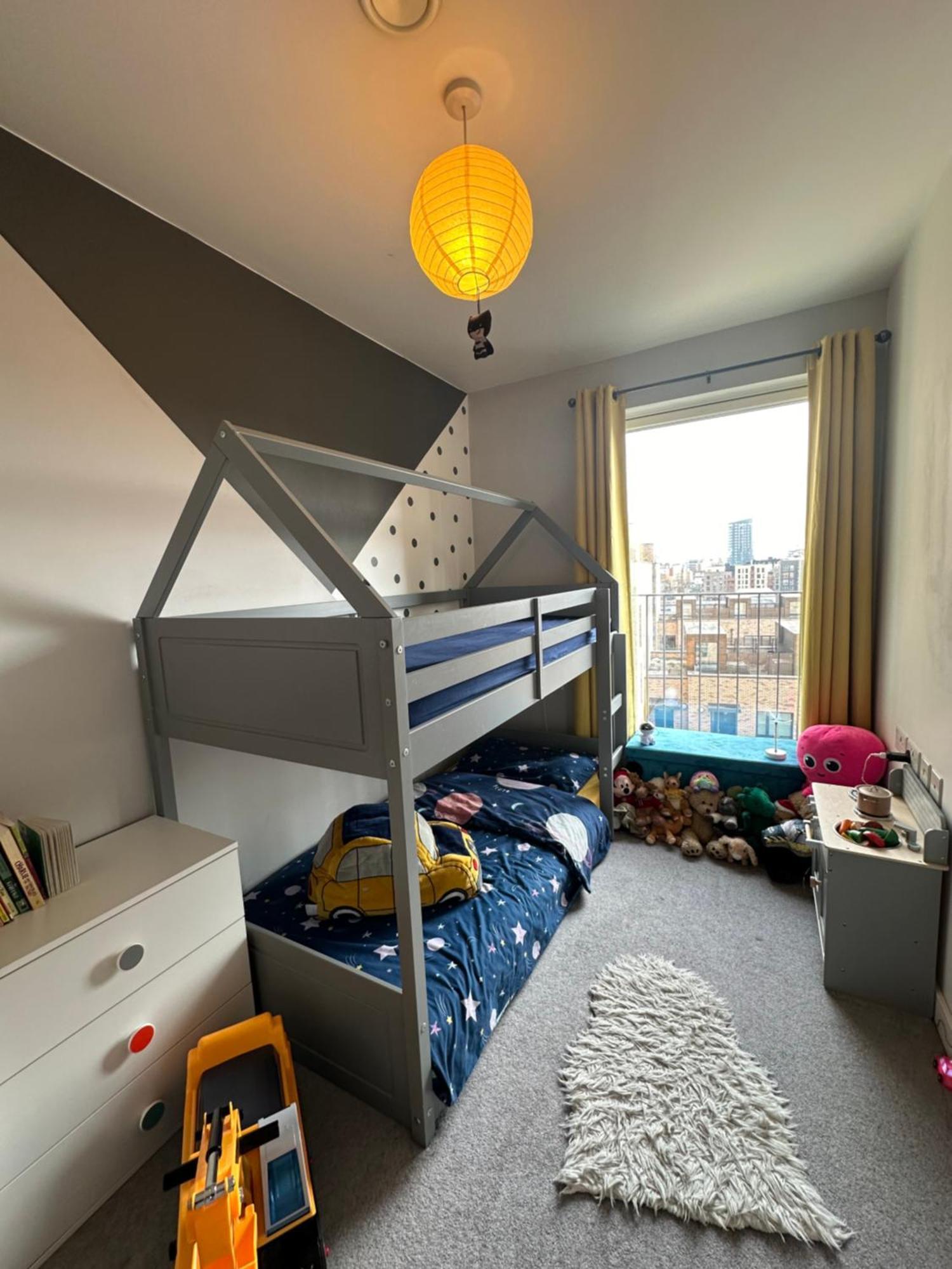 Luxury 3 Bedroom Flat In Stratford, Лондон Екстериор снимка