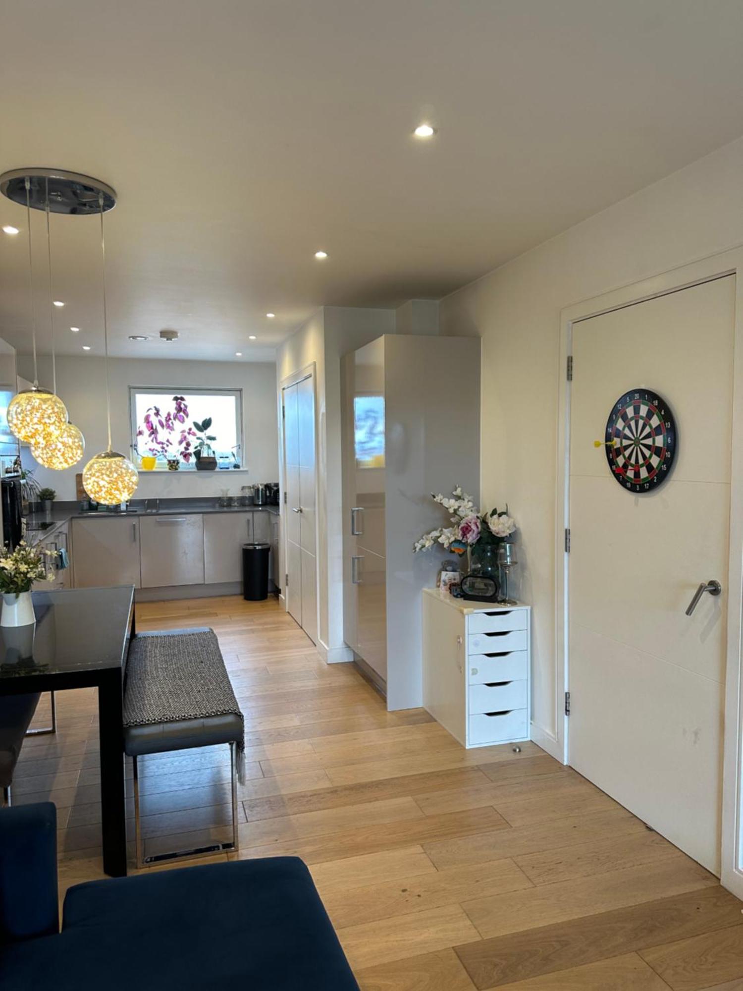 Luxury 3 Bedroom Flat In Stratford, Лондон Екстериор снимка