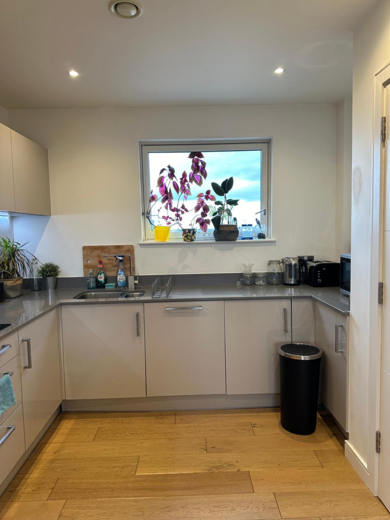 Luxury 3 Bedroom Flat In Stratford, Лондон Екстериор снимка