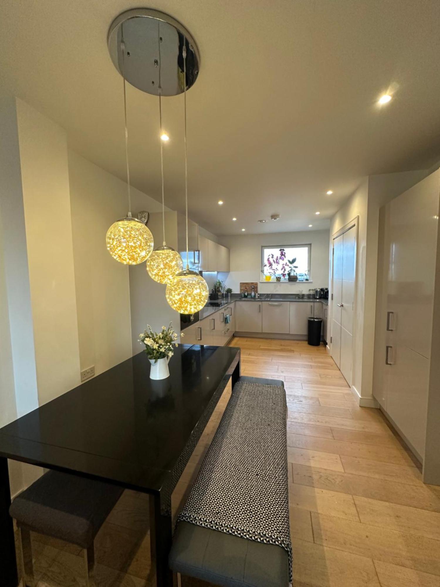 Luxury 3 Bedroom Flat In Stratford, Лондон Екстериор снимка