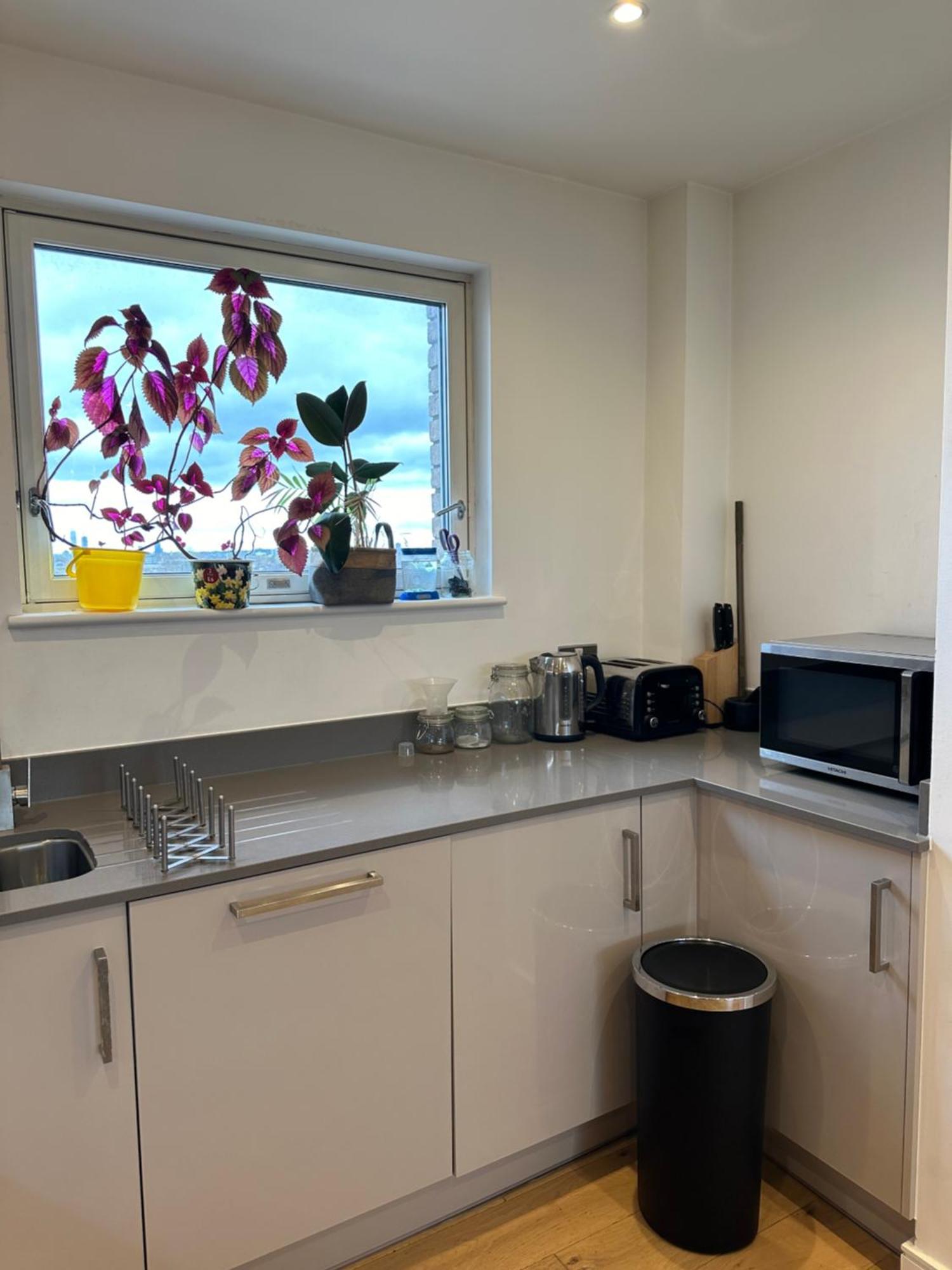 Luxury 3 Bedroom Flat In Stratford, Лондон Екстериор снимка
