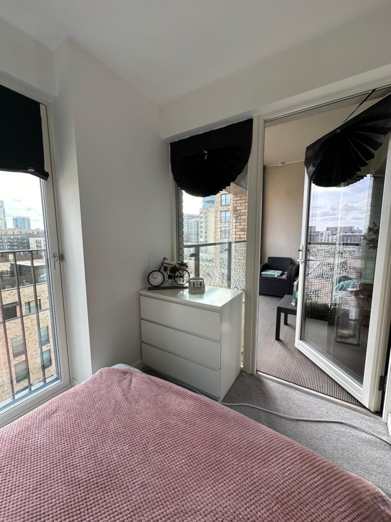 Luxury 3 Bedroom Flat In Stratford, Лондон Екстериор снимка