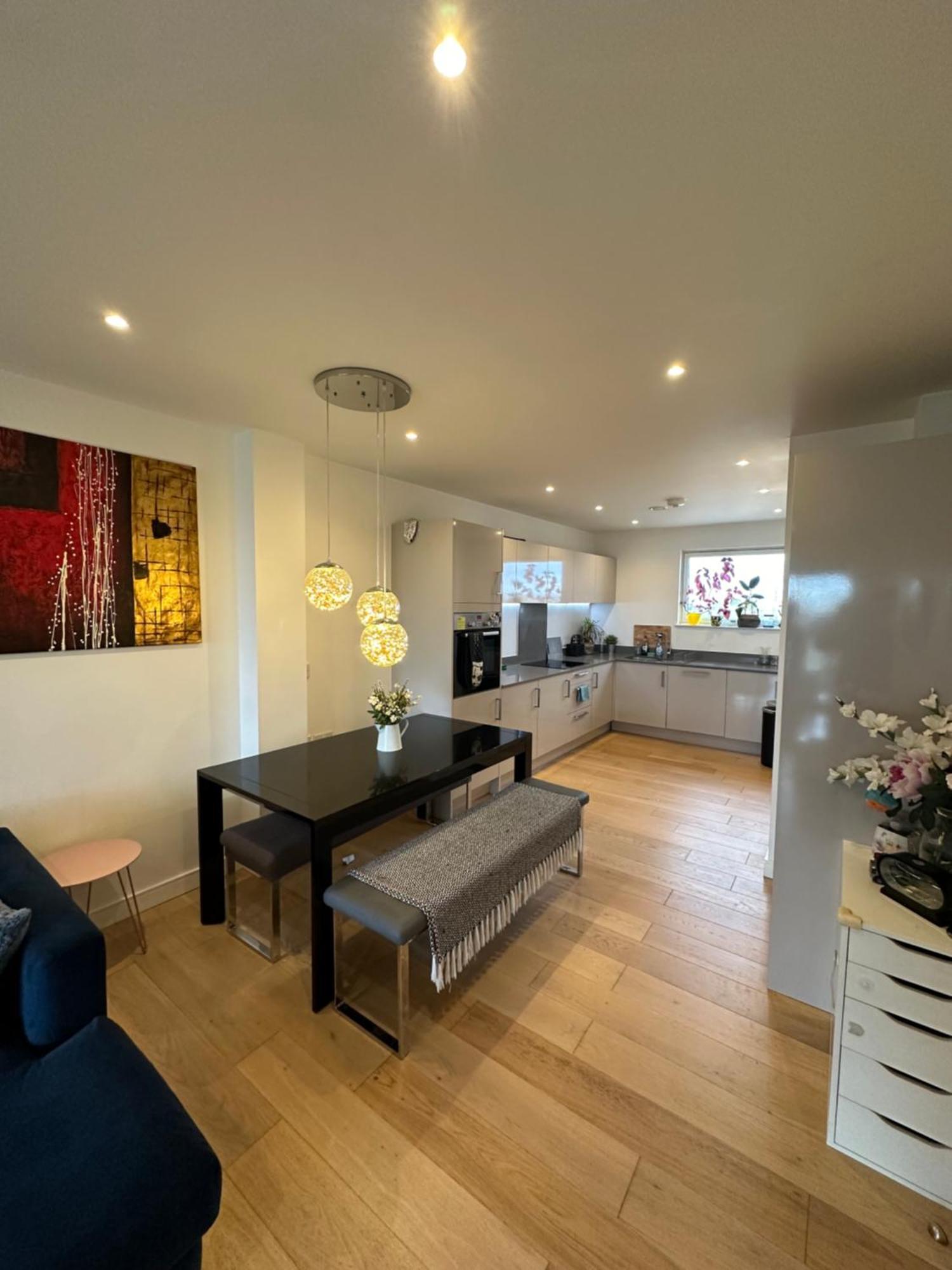 Luxury 3 Bedroom Flat In Stratford, Лондон Екстериор снимка