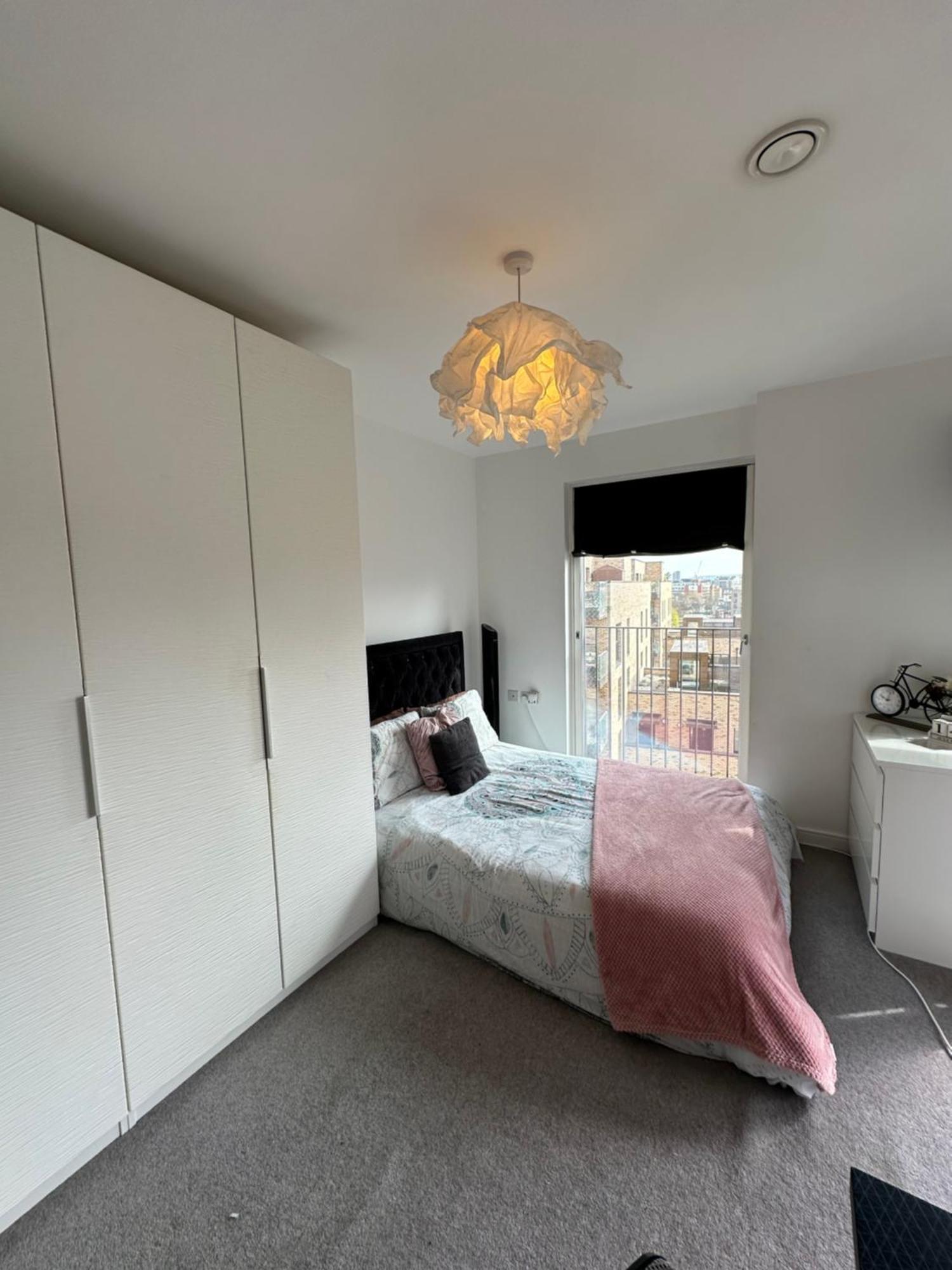 Luxury 3 Bedroom Flat In Stratford, Лондон Екстериор снимка