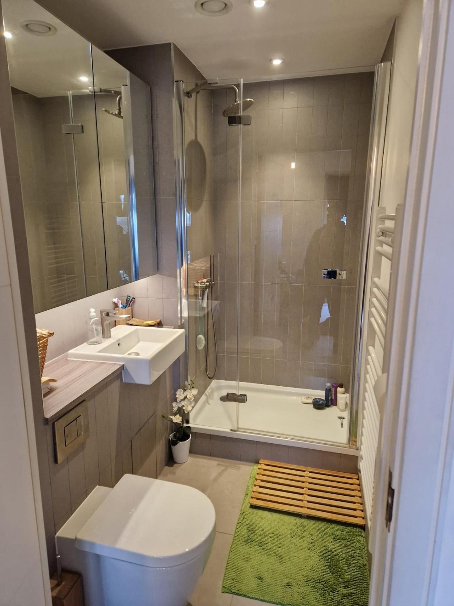 Luxury 3 Bedroom Flat In Stratford, Лондон Екстериор снимка