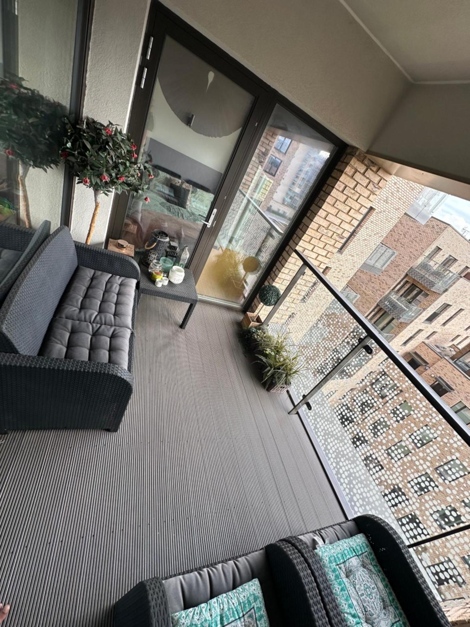 Luxury 3 Bedroom Flat In Stratford, Лондон Екстериор снимка